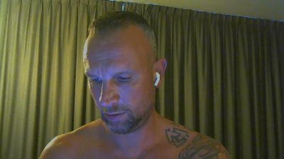 Sense084 live cam on Cam4