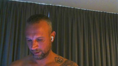 Sense084 live cam on Cam4