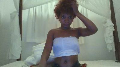 SerenaStorm live cam on Cam4
