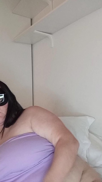 Serenaveneta94 live cam on Cam4