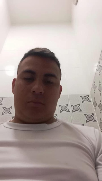 Sergio201829 live cam on Cam4