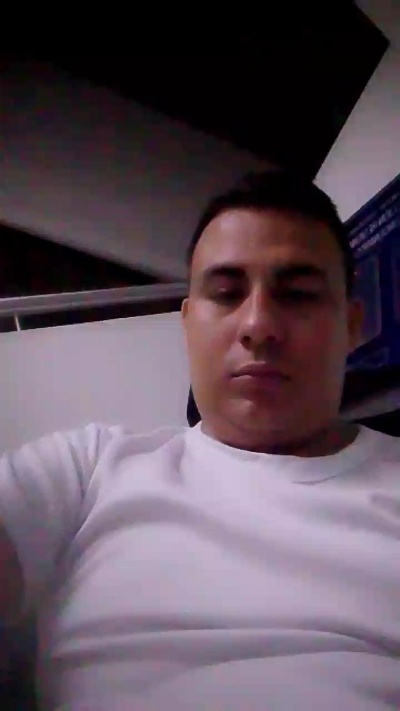 Sergio201829 live cam on Cam4