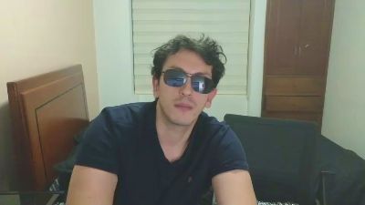 Serguioguecha33 live cam on Cam4