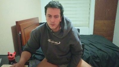 Serguioguecha33 live cam on Cam4