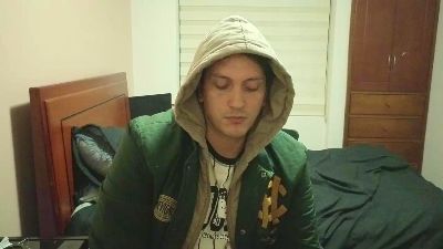 Serguioguecha33 live cam on Cam4