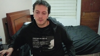 Serguioguecha33 live cam on Cam4