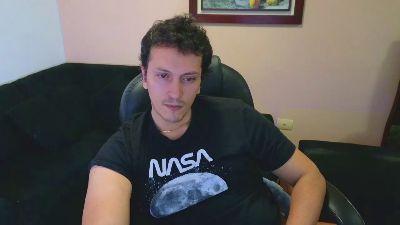 Serguioguecha33 live cam on Cam4