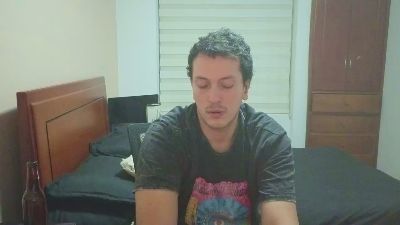 Serguioguecha33 live cam on Cam4