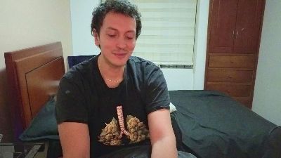 Serguioguecha33 live cam on Cam4