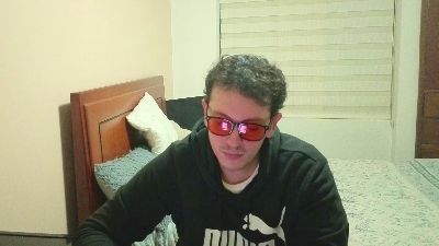 Serguioguecha33 live cam on Cam4