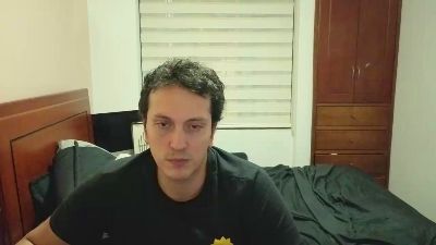 Serguioguecha33 live cam on Cam4