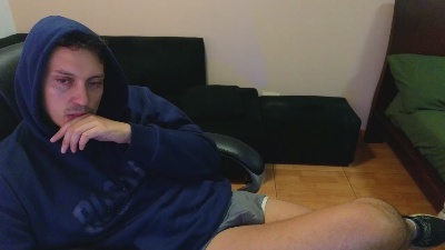 Serguioguecha33 live cam on Cam4