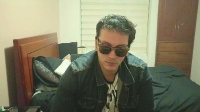 Serguioguecha33 live cam on Cam4