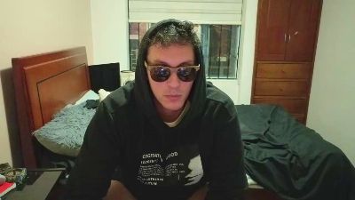 Serguioguecha33 live cam on Cam4