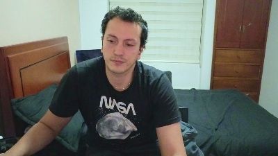 Serguioguecha33 live cam on Cam4