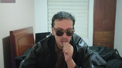 Serguioguecha33 live cam on Cam4