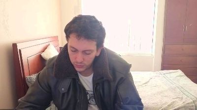Serguioguecha33 live cam on Cam4