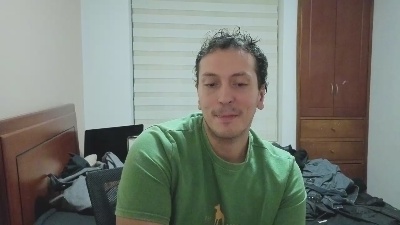 Serguioguecha33 live cam on Cam4