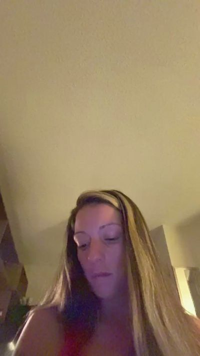 Sexiibella69 live cam on Cam4
