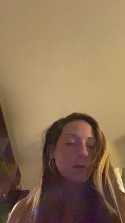 Sexiibella69 live cam on Cam4