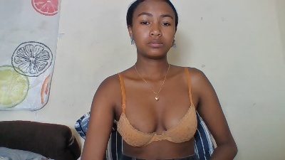 Sexijolie live cam on Cam4