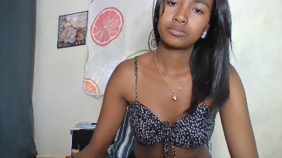 Sexijolie live cam on Cam4