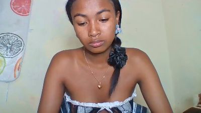 Sexijolie live cam on Cam4