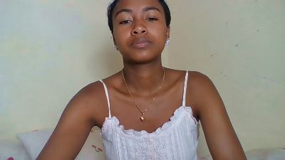 Sexijolie live cam on Cam4