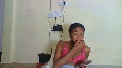Sexijolie live cam on Cam4