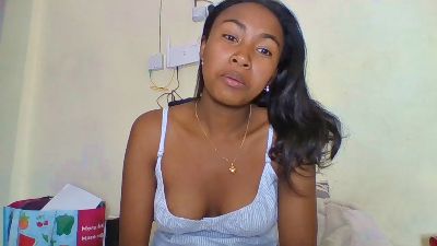 Sexijolie live cam on Cam4