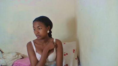Sexijolie live cam on Cam4