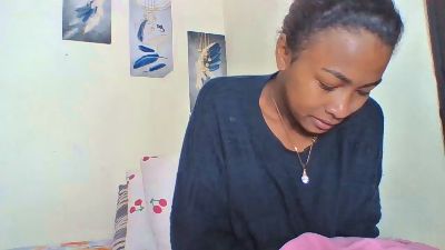 Sexijolie live cam on Cam4