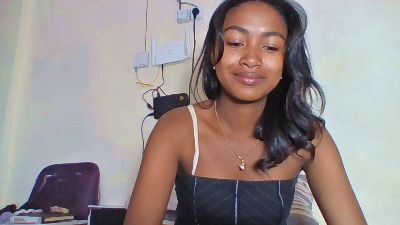 Sexijolie live cam on Cam4