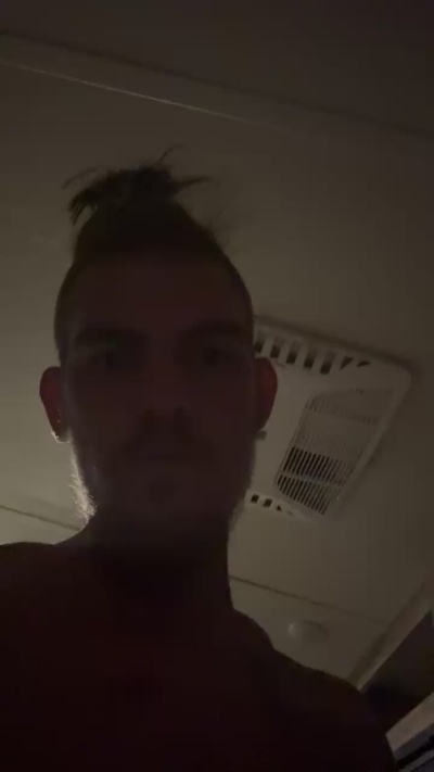 SexyLucas99 live cam on Cam4