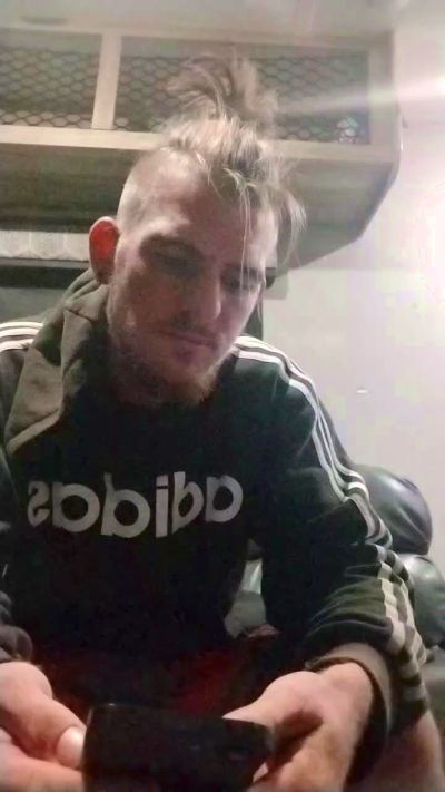 SexyLucas99 live cam on Cam4