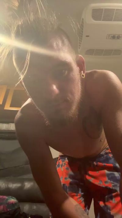 SexyLucas99 live cam on Cam4