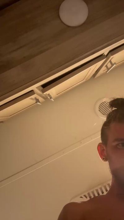 SexyLucas99 live cam on Cam4
