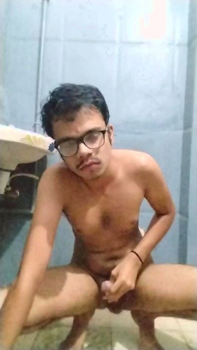 Sexybobby23 live cam on Cam4
