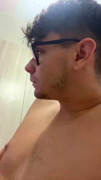 Sexyboy99 live cam on Cam4