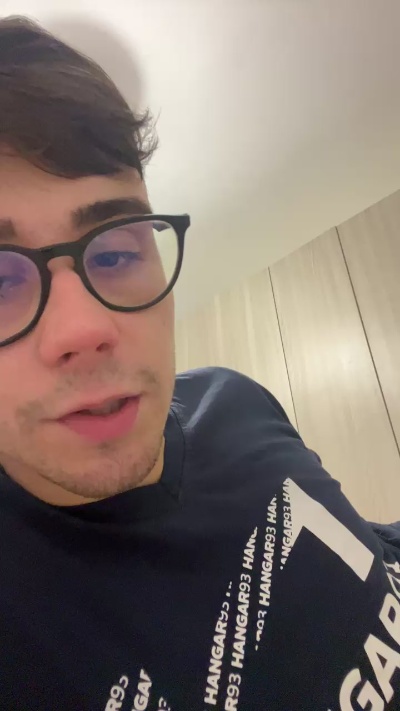 Sexyboy99 live cam on Cam4