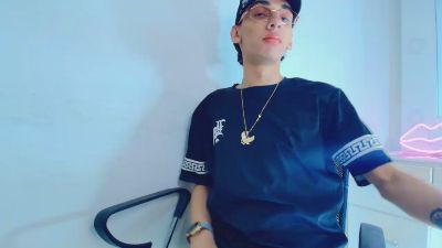 Sexycuteboyhot live cam on Cam4