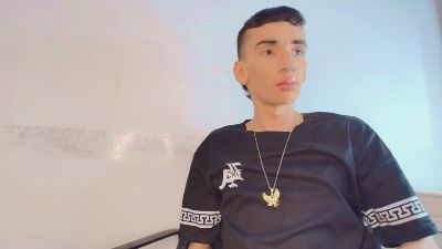 Sexycuteboyhot live cam on Cam4