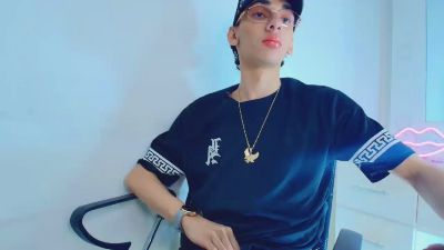 Sexycuteboyhot live cam on Cam4