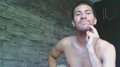 Sexylatin64 live cam on Cam4