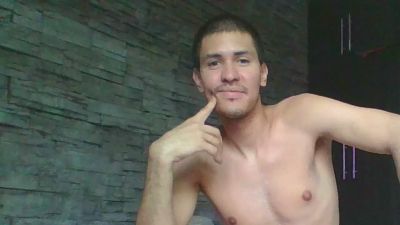 Sexylatin64 live cam on Cam4