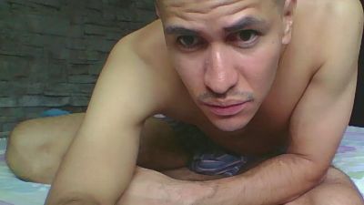 Sexylatin64 live cam on Cam4