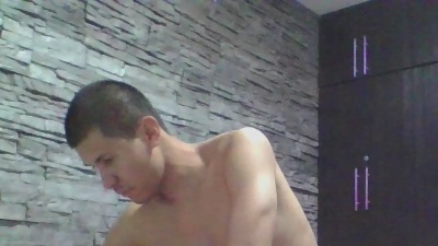 Sexylatin64 live cam on Cam4