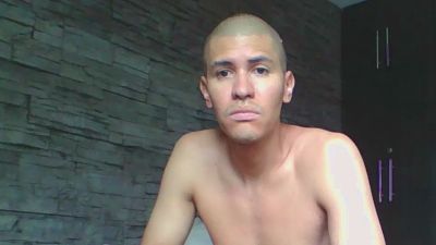 Sexylatin64 live cam on Cam4