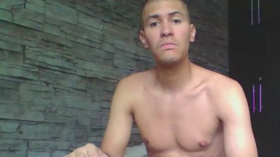 Sexylatin64 live cam on Cam4