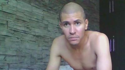 Sexylatin64 live cam on Cam4